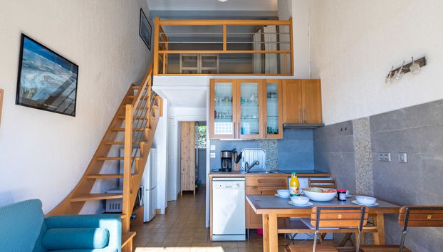 2 bedroom Apartment in Rayol-Canadel-sur-Mer with swimming pool and garden - Photo 4