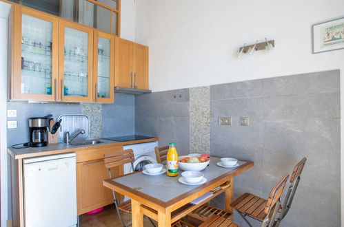 Foto 8 - Apartamento de 2 quartos em Rayol-Canadel-sur-Mer com piscina e jardim