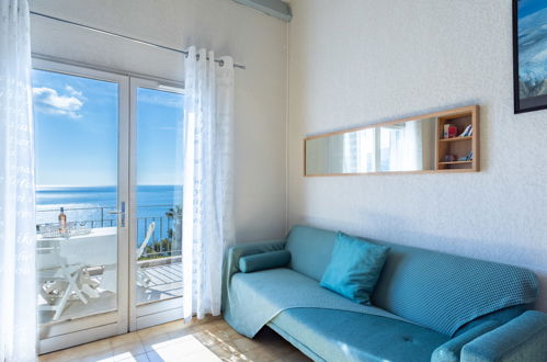 Foto 3 - Apartamento de 2 habitaciones en Rayol-Canadel-sur-Mer con piscina y vistas al mar