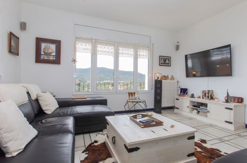 Foto 9 - Casa de 3 habitaciones en Llançà con piscina privada y vistas al mar