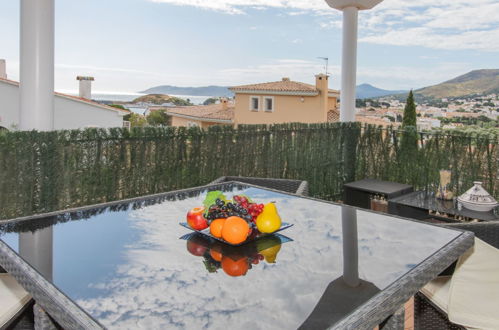 Foto 15 - Casa de 3 habitaciones en Llançà con piscina privada y vistas al mar