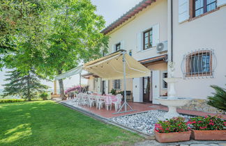 Photo 2 - Maison de 6 chambres à Massarosa avec piscine privée et jardin