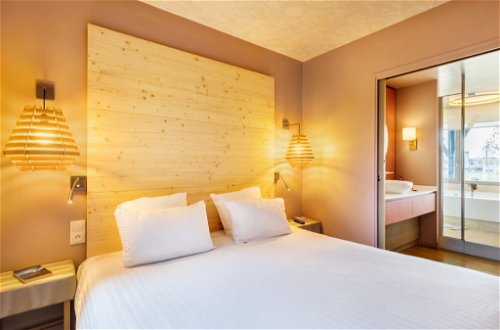 Foto 19 - Apartment mit 1 Schlafzimmer in Villeneuve-le-Comte mit schwimmbad und sauna
