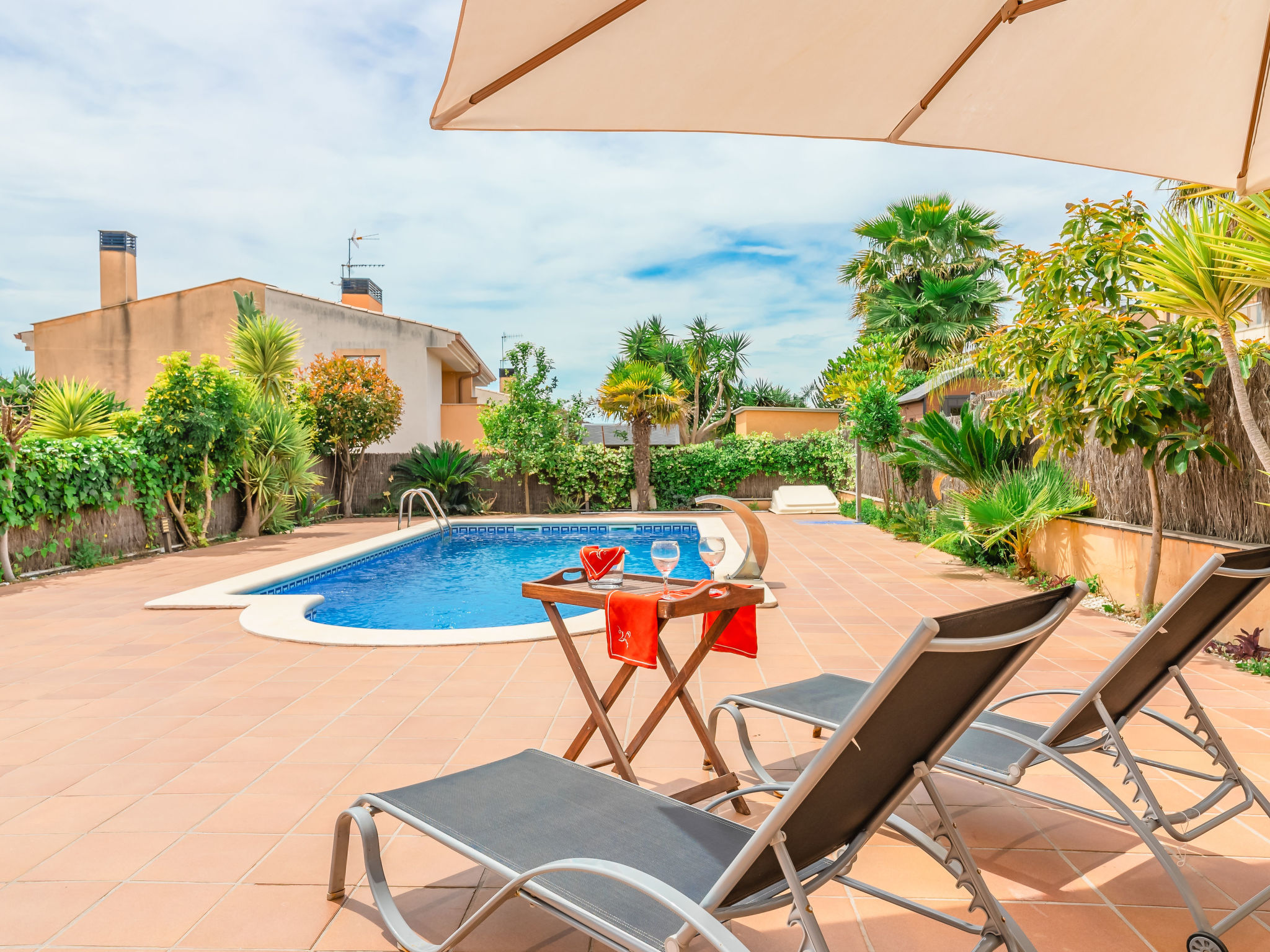 Foto 1 - Casa de 4 habitaciones en Roda de Berà con piscina privada y vistas al mar