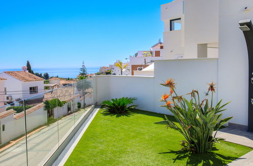 Photo 22 - Maison de 3 chambres à Nerja avec piscine et vues à la mer