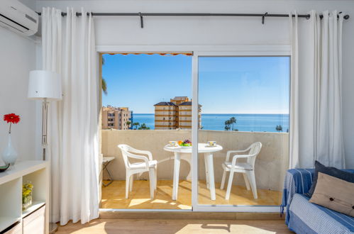 Foto 9 - Apartamento en Benalmádena con piscina y vistas al mar