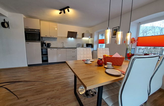 Apartamento de 2 quartos em Bad Häring com jardim e terraço - Foto 1