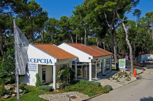 Photo 23 - Maison de 2 chambres à Biograd na Moru avec jardin et terrasse