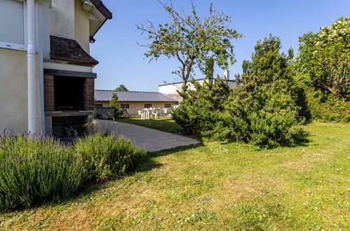 Foto 5 - Casa de 2 quartos em Cabourg com jardim e vistas do mar