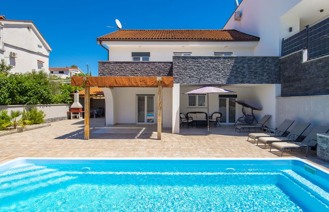 Casa de 5 quartos em Krk com piscina privada e jardim - Foto 17