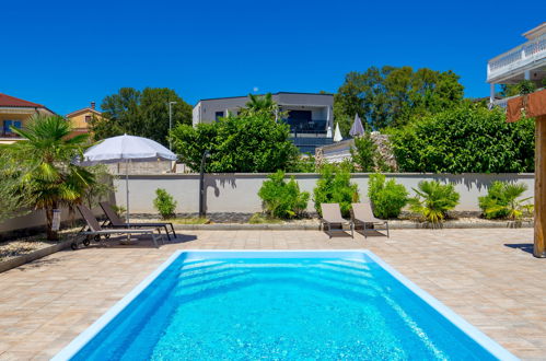 Photo 37 - Maison de 4 chambres à Krk avec piscine privée et jardin