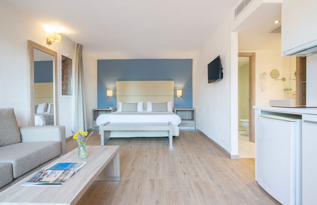 Pierre & Vacances Premium Menorca Binibeca - Foto 23
