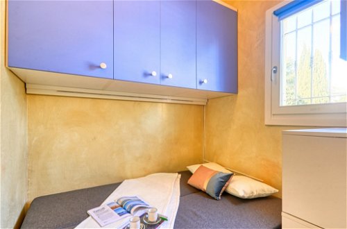 Foto 13 - Appartamento con 1 camera da letto a Saint-Raphaël con terrazza e vista mare