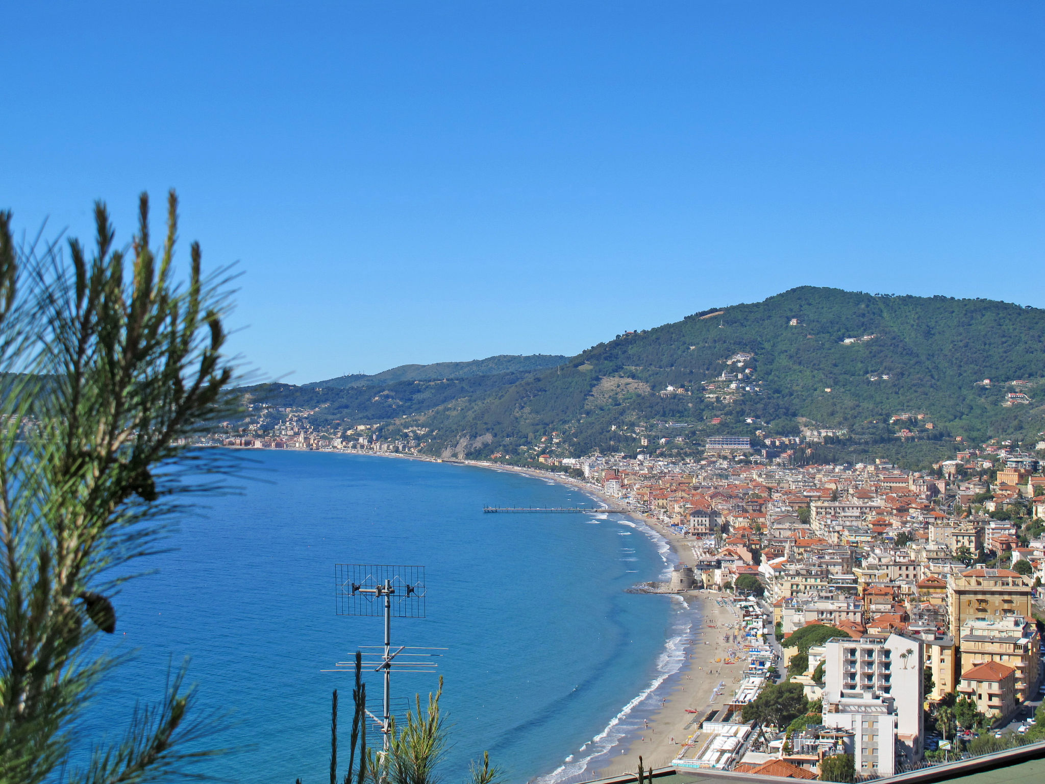 Foto 23 - Appartamento con 2 camere da letto a Alassio con vista mare