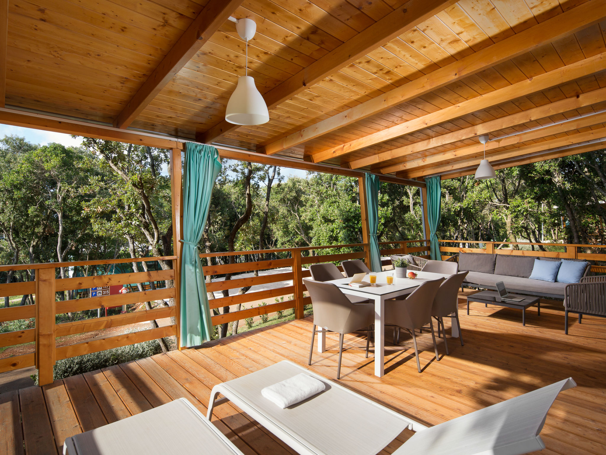 Photo 4 - Maison de 2 chambres à Bale avec piscine et jardin