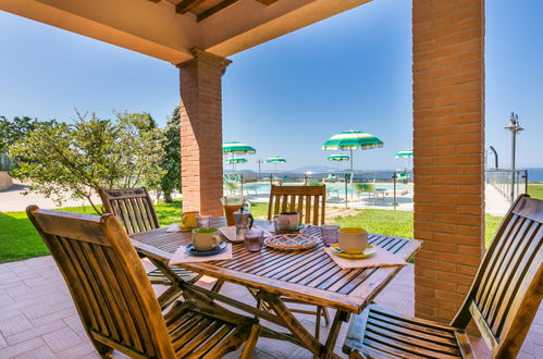 Foto 4 - Casa de 1 habitación en San Vincenzo con piscina y vistas al mar