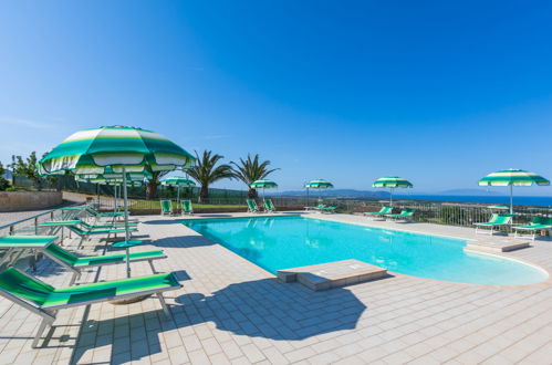 Photo 3 - Maison de 2 chambres à San Vincenzo avec piscine et vues à la mer