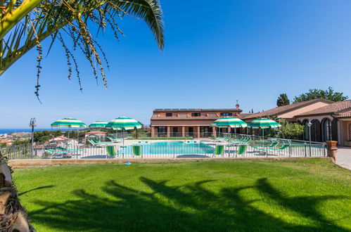 Photo 25 - Maison de 2 chambres à San Vincenzo avec piscine et vues à la mer