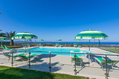 Foto 6 - Casa de 2 quartos em San Vincenzo com piscina e vistas do mar