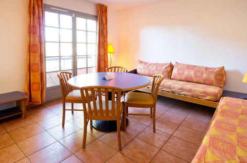 Foto 6 - Apartamento de 1 quarto em Saint-Raphaël com piscina e jardim