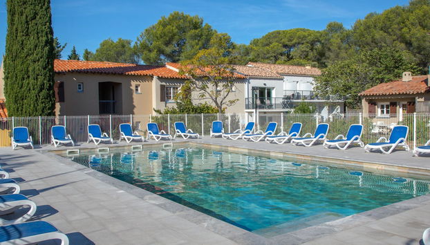 Apartment mit 2 Schlafzimmern in Saint-Raphaël mit schwimmbad und garten - Foto 2