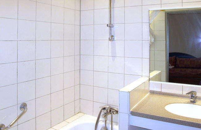 Apartamento de 2 quartos em Saint-Raphaël com piscina e jardim - Foto 10