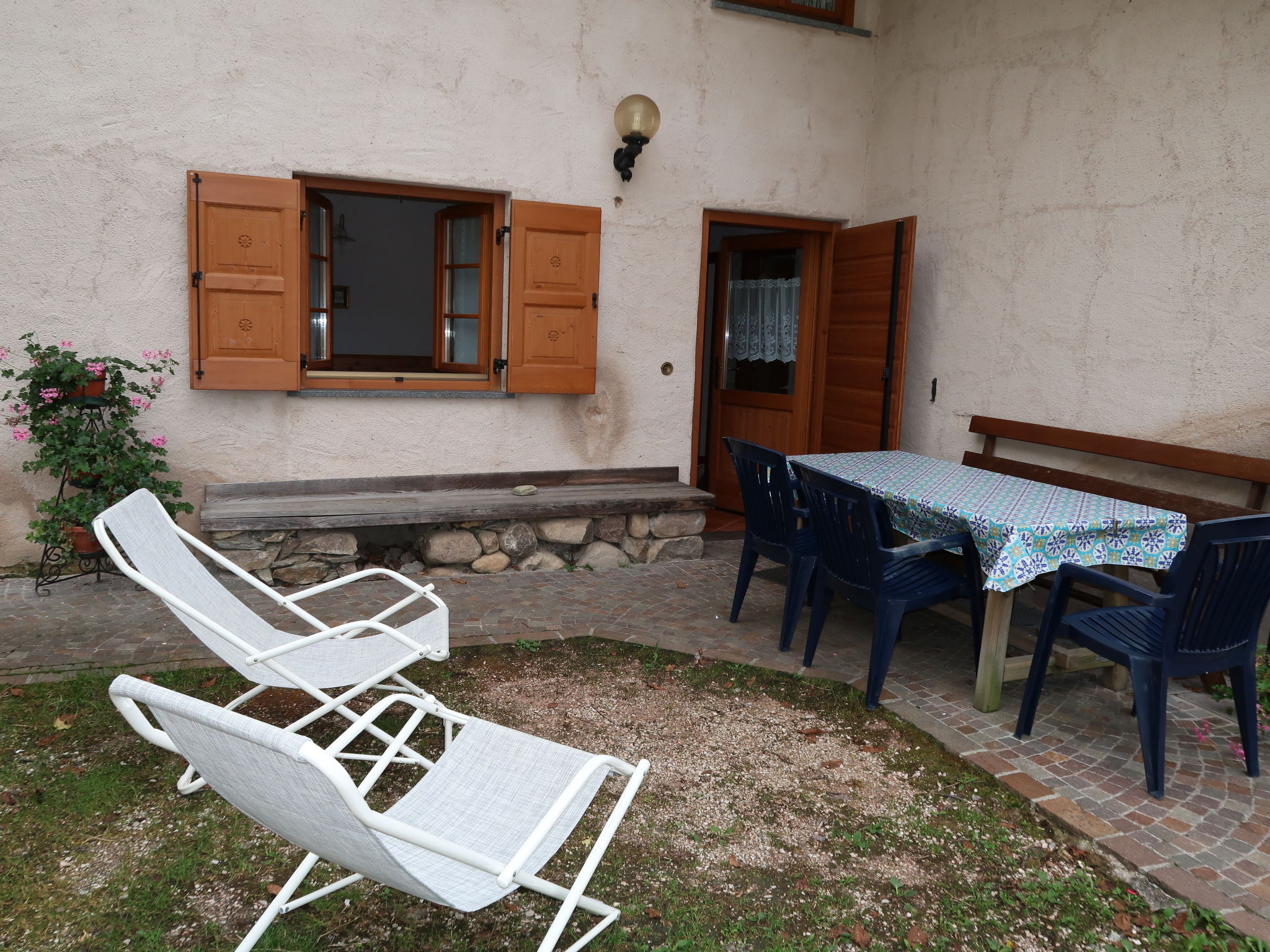 Photo 19 - Appartement de 2 chambres à Calceranica al Lago avec jardin et vues sur la montagne