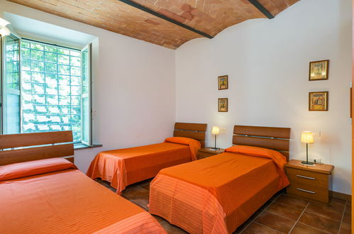 Foto 16 - Appartamento con 3 camere da letto a Rosignano Marittimo con piscina e giardino