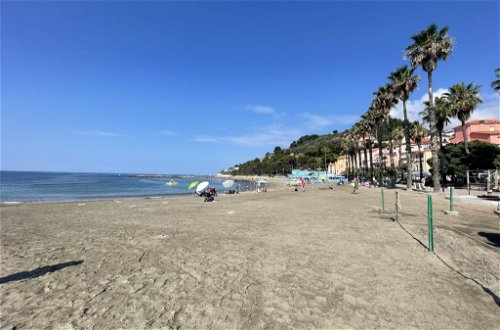 Foto 17 - Apartamento de 2 habitaciones en San Lorenzo al Mare con vistas al mar