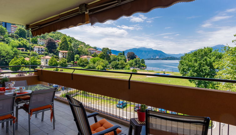 Photo 1 - Appartement de 3 chambres à Laveno Mombello avec vues sur la montagne