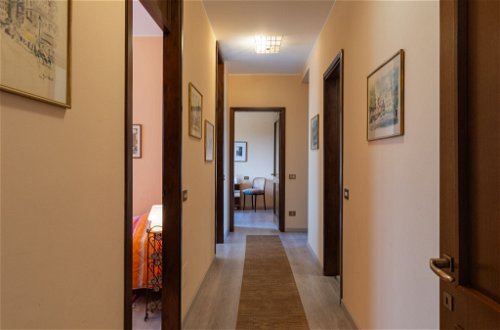 Foto 16 - Apartment mit 3 Schlafzimmern in Laveno Mombello mit blick auf die berge