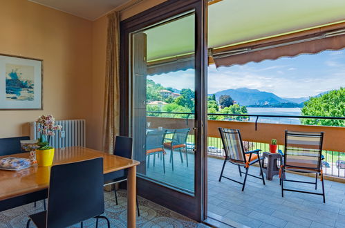 Photo 3 - Appartement de 3 chambres à Laveno Mombello avec vues sur la montagne