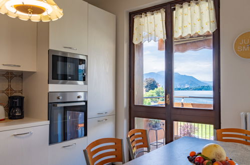 Foto 5 - Apartment mit 3 Schlafzimmern in Laveno Mombello mit blick auf die berge