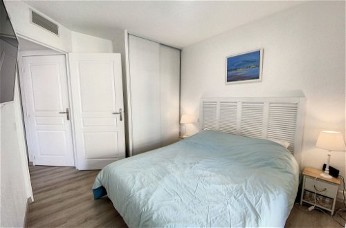 Foto 16 - Appartamento con 1 camera da letto a Cagnes-sur-Mer con piscina e vista mare