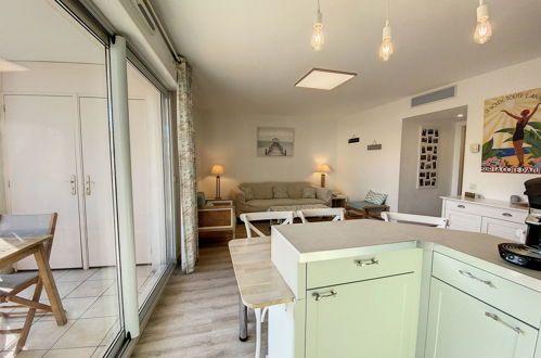 Foto 13 - Apartamento de 1 habitación en Cagnes-sur-Mer con piscina y vistas al mar