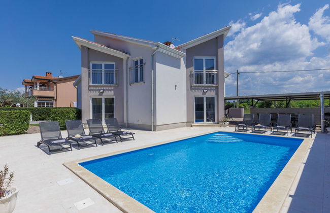Casa de 5 quartos em Umag com piscina privada e terraço - Foto 1
