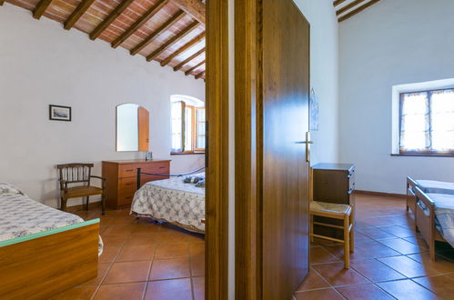 Photo 21 - 3 bedroom Apartment in Volterra with swimming pool and garden