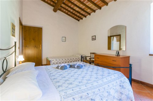 Foto 15 - Appartamento con 3 camere da letto a Volterra con piscina e giardino