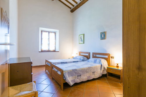 Foto 18 - Appartamento con 3 camere da letto a Volterra con piscina e giardino