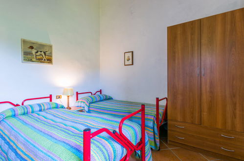 Photo 19 - 3 bedroom Apartment in Volterra with swimming pool and garden