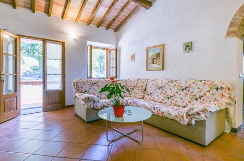 Photo 9 - 3 bedroom Apartment in Volterra with swimming pool and garden
