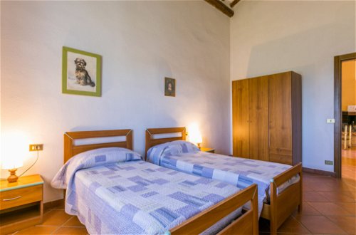 Foto 16 - Appartamento con 3 camere da letto a Volterra con piscina e giardino