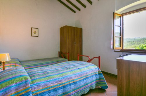 Foto 22 - Appartamento con 3 camere da letto a Volterra con piscina e giardino
