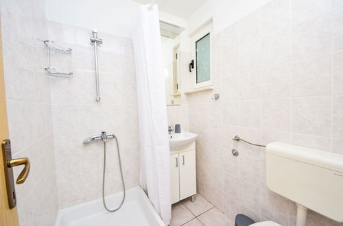 Photo 8 - 2 bedroom Apartment in Makarska