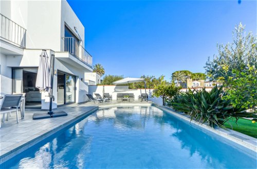 Foto 24 - Casa de 4 habitaciones en Castelló d'Empúries con piscina privada y vistas al mar