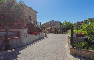 Photo 2 - Maison de 3 chambres à Crecchio avec piscine et jardin