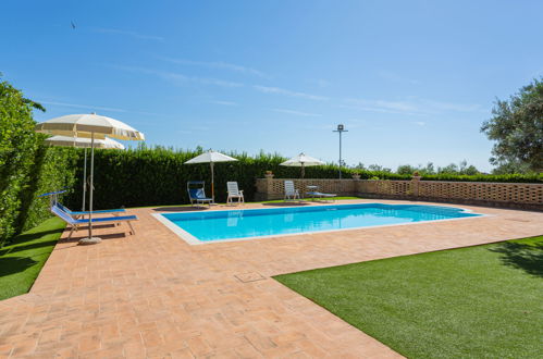 Photo 3 - 4 bedroom House in Crecchio with private pool and sea view