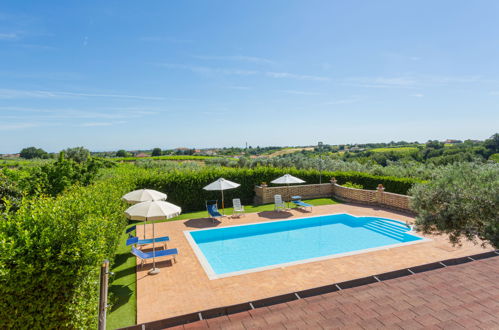 Foto 1 - Casa de 4 quartos em Crecchio com piscina e vistas do mar