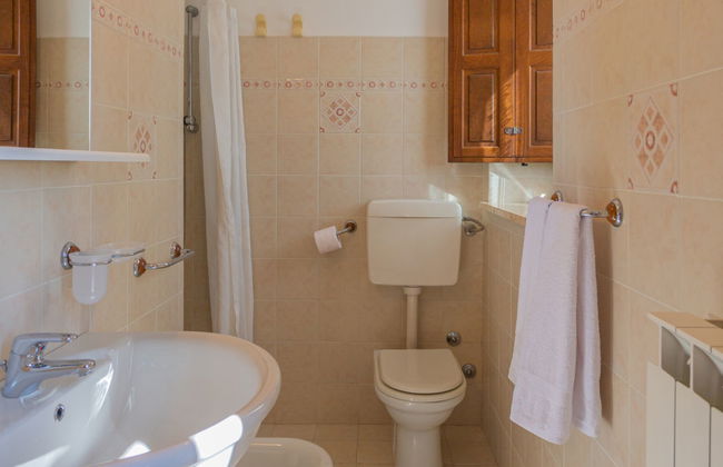 Casa de 4 quartos em Crecchio com piscina privada e jardim - Foto 12