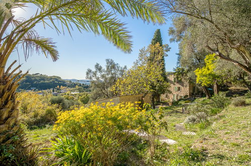 Foto 30 - Haus mit 3 Schlafzimmern in Châteauneuf-Grasse mit privater pool und garten